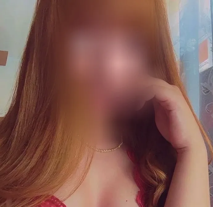 Emilia, 31