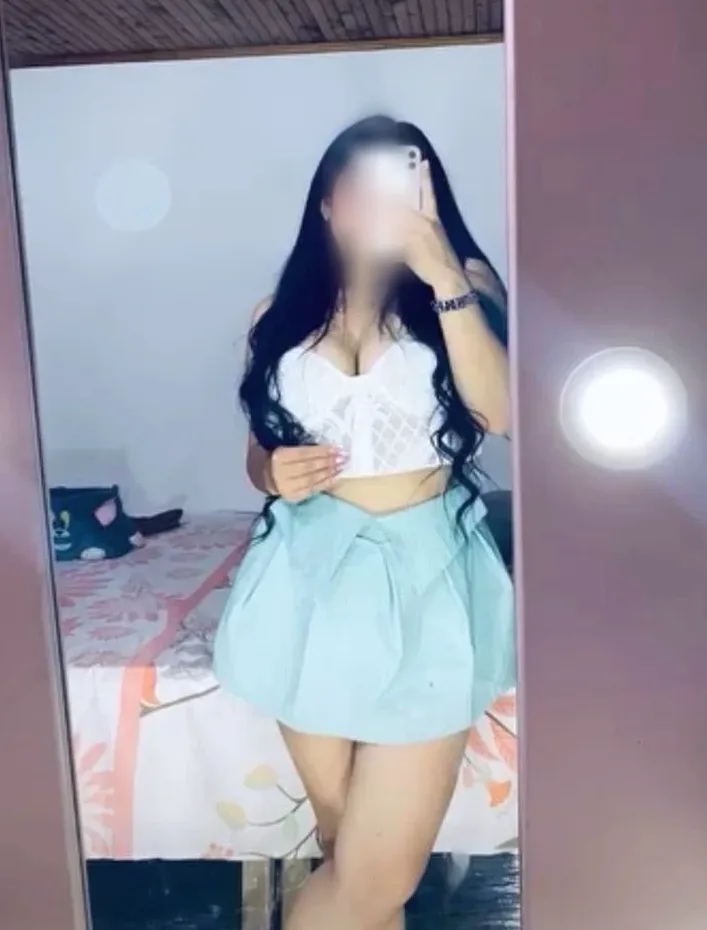 Fiona, 22