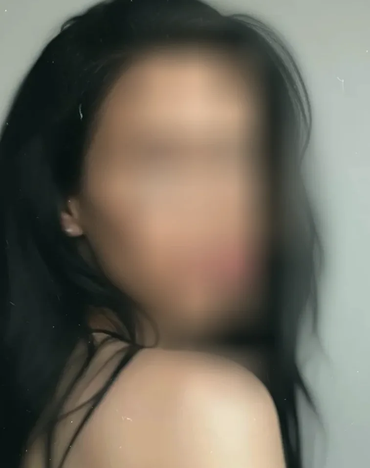 Pauline, 28