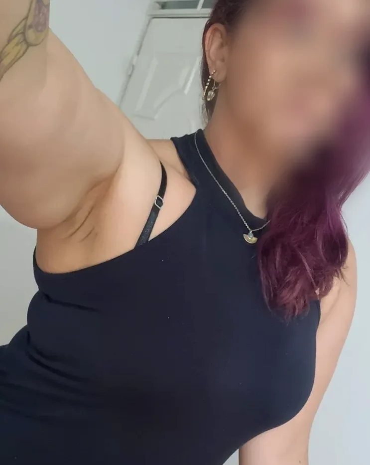 Sabrina, 39