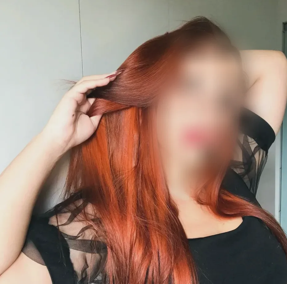 Selina, 32